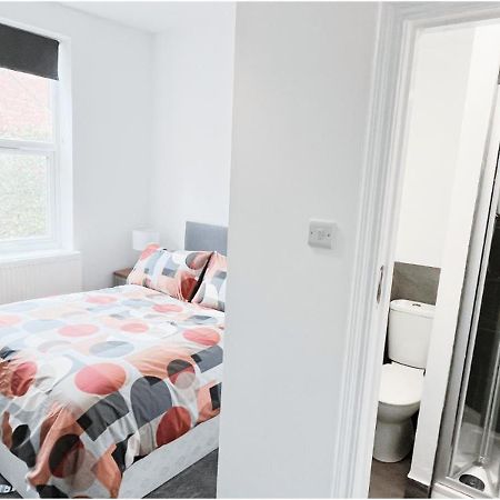 Private Room In Modern House Near Nottingham Exteriör bild